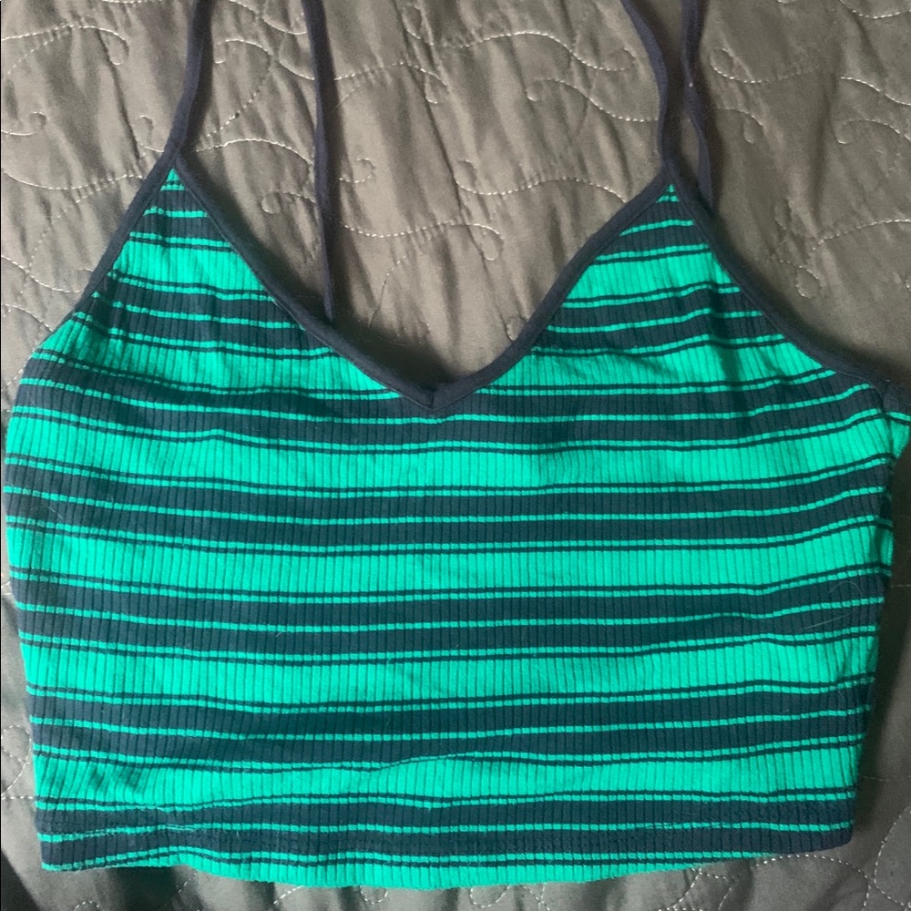 Crop top - Picture 2 of 4
